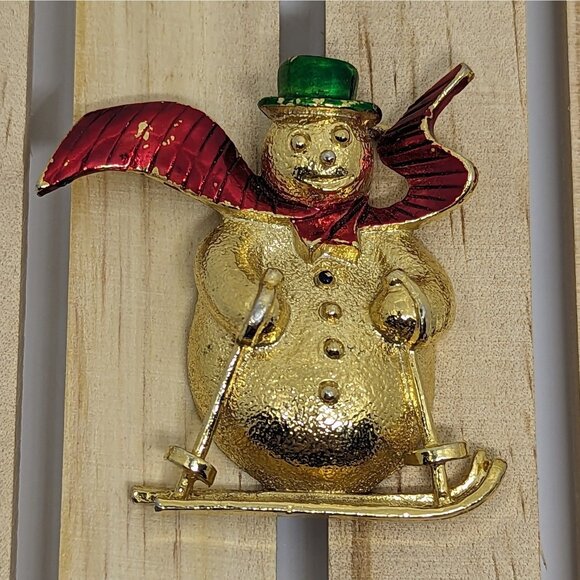 Gerry'S Jewelry - Vintage Gerrys Gold-Tone Snowman Skiing Brooch Red Scarf & Green Hat Winter Pin